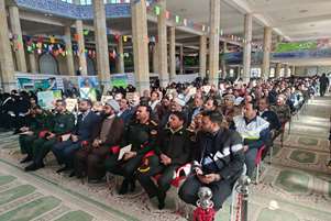 حضور دکتر حمید کارگر و همکاران شبکه بهداشت و درمان در اجتماع بزرگ بسیجیان شهرستان خرم‌بید  